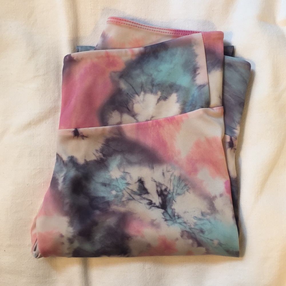 DONATED. Onzie brand fun leggings! - Picture 2 of 4